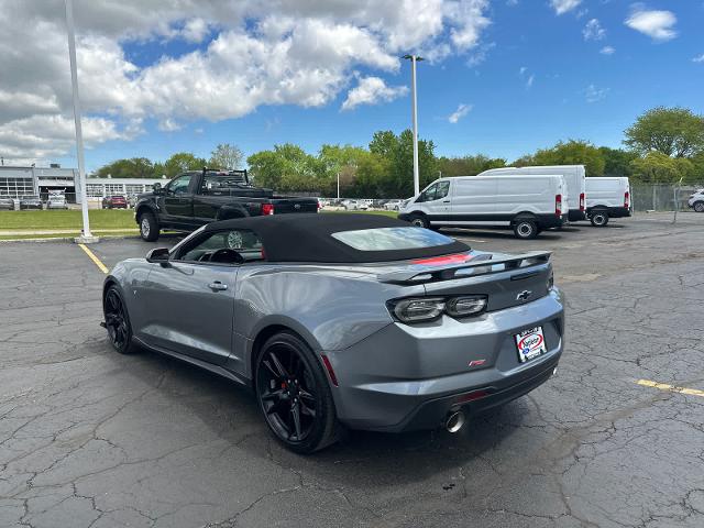 2022 Chevrolet Camaro RWD Convertible 2LT