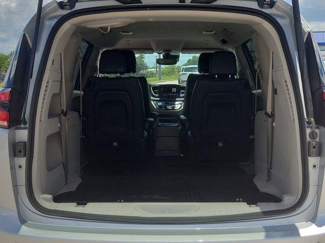 2022 Chrysler Pacifica Touring L AWD