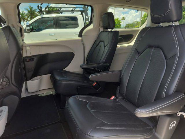 2022 Chrysler Pacifica Touring L AWD