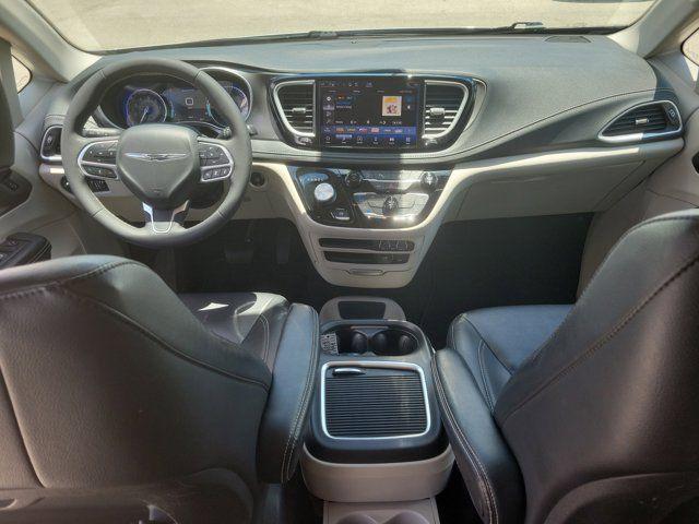 2022 Chrysler Pacifica Touring L AWD