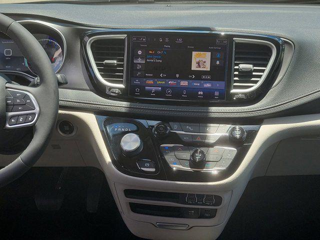 2022 Chrysler Pacifica Touring L AWD