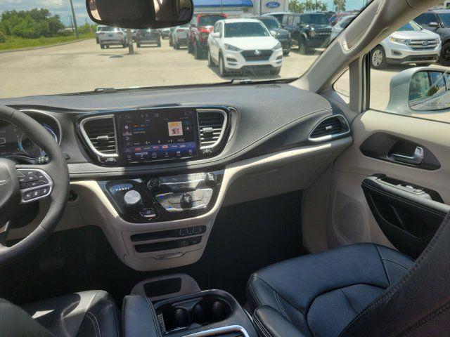 2022 Chrysler Pacifica Touring L AWD
