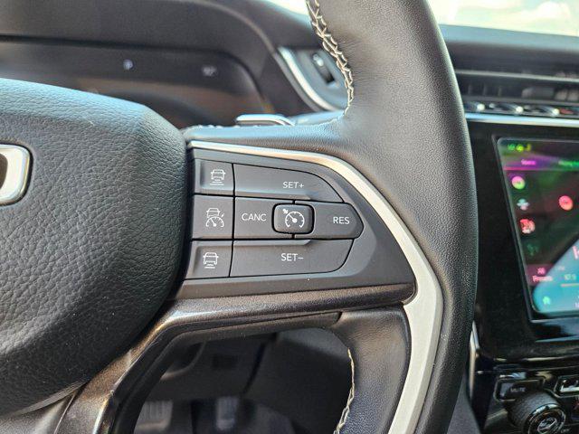 2022 Jeep Grand Cherokee L Laredo 4x4