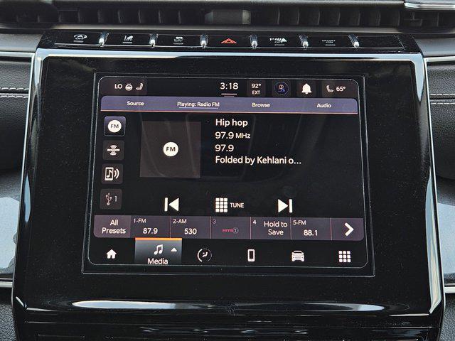 2022 Jeep Grand Cherokee L Laredo 4x4