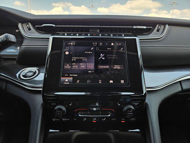 2022 Jeep Grand Cherokee L Laredo 4x4