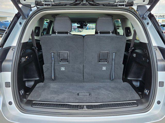 2022 Jeep Grand Cherokee L Laredo 4x4