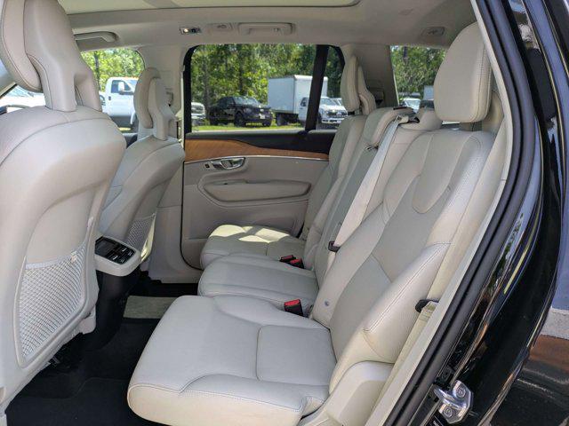 2021 Volvo XC90 T6 Momentum 7 Passenger
