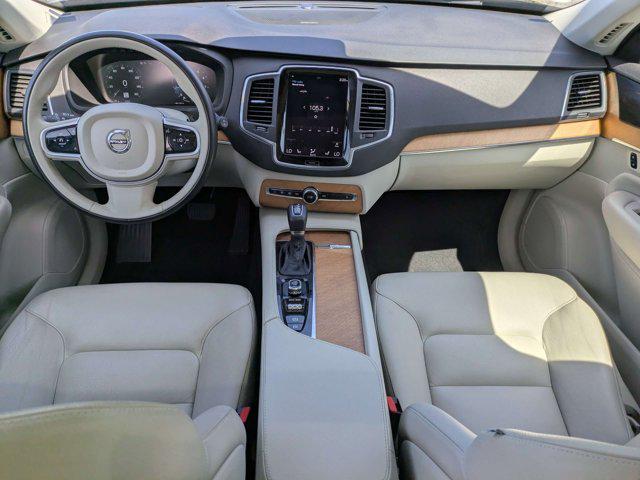 2021 Volvo XC90 T6 Momentum 7 Passenger