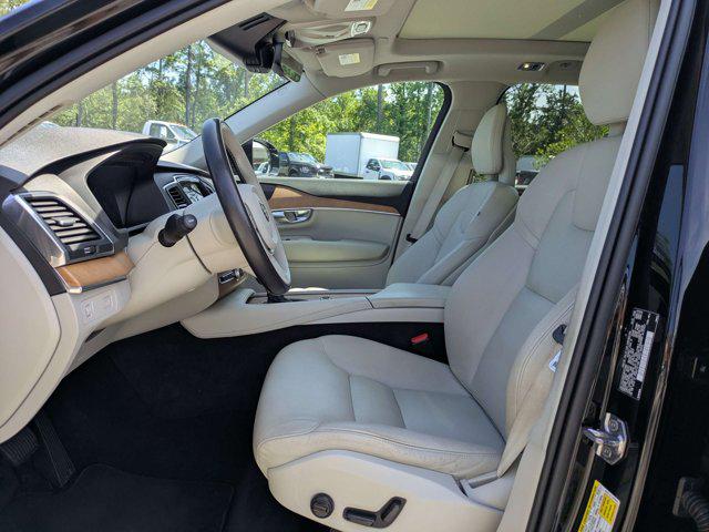 2021 Volvo XC90 T6 Momentum 7 Passenger