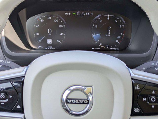 2021 Volvo XC90 T6 Momentum 7 Passenger