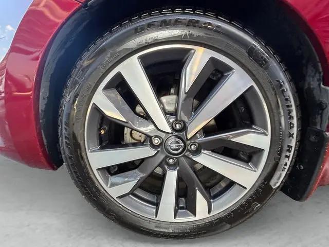 2020 Nissan Versa SR Xtronic CVT