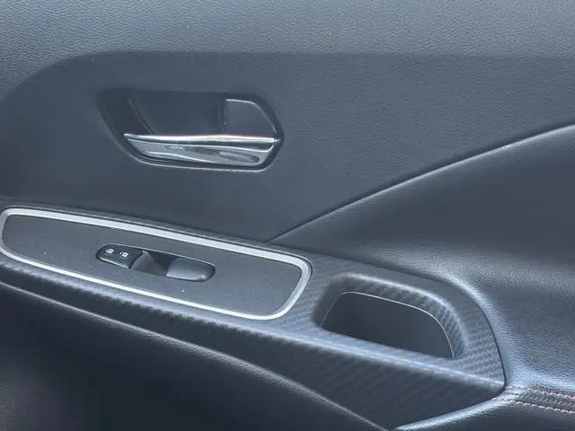 2020 Nissan Versa SR Xtronic CVT