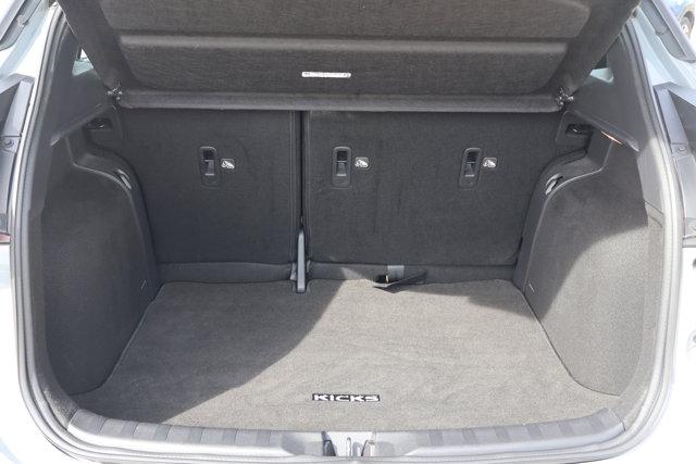 2023 Nissan Kicks SR Xtronic CVT