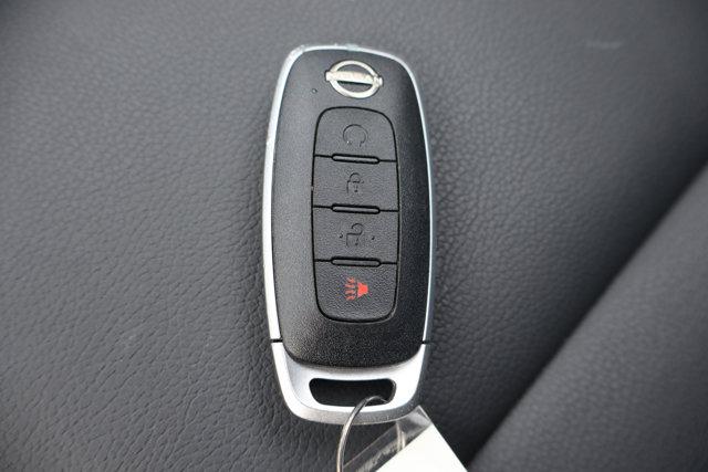 2023 Nissan Kicks SR Xtronic CVT