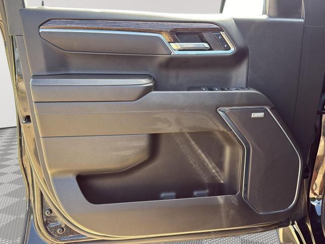 2024 GMC Sierra 1500 4WD Crew Cab Short Box Elevation with 3SB