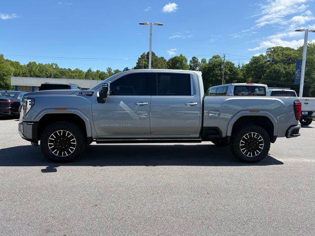 2024 GMC Sierra 2500HD 4WD Crew Cab Standard Bed Denali