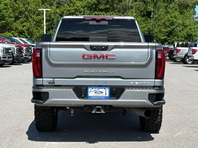 2024 GMC Sierra 2500HD 4WD Crew Cab Standard Bed Denali