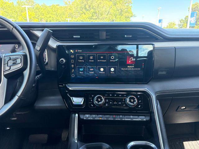 2024 GMC Sierra 2500HD 4WD Crew Cab Standard Bed Denali