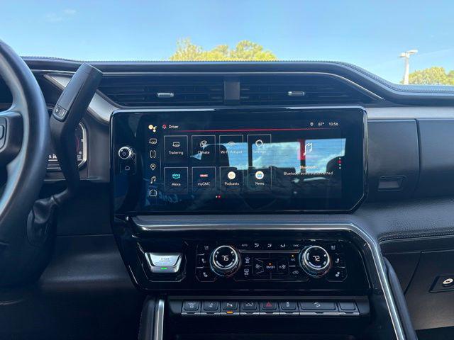 2024 GMC Sierra 2500HD 4WD Crew Cab Standard Bed Denali