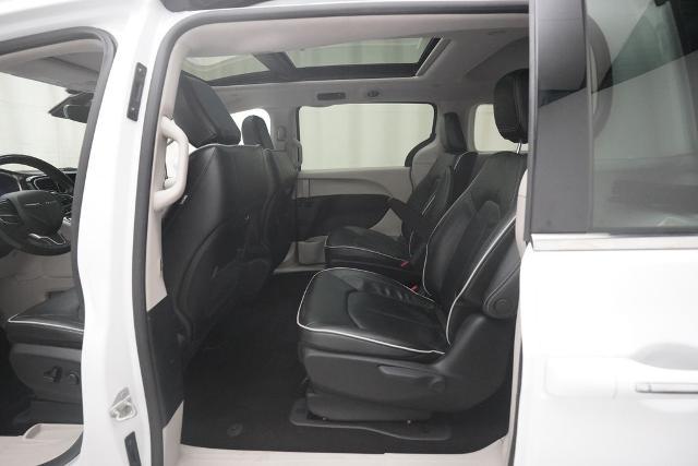 2022 Chrysler Pacifica Hybrid Limited