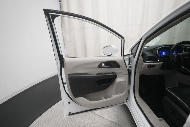 2022 Chrysler Pacifica Hybrid Limited