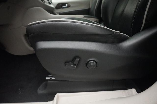 2022 Chrysler Pacifica Hybrid Limited