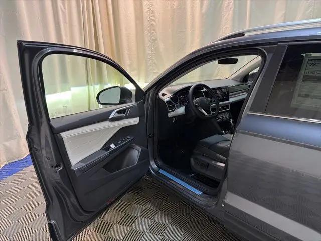 2026 Volkswagen Taos SEL