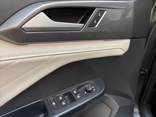 2026 Volkswagen Taos SEL