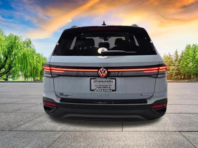 2026 Volkswagen Taos SE Black