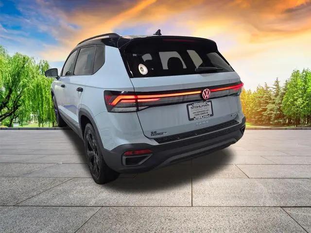 2026 Volkswagen Taos SE Black