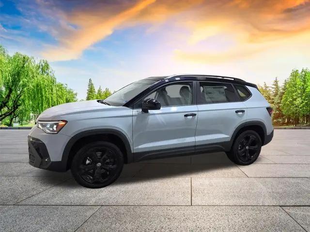 2026 Volkswagen Taos SE Black