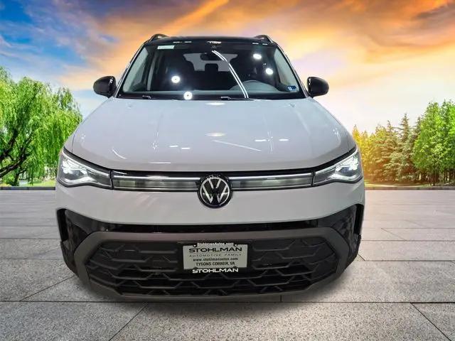 2026 Volkswagen Taos SE Black