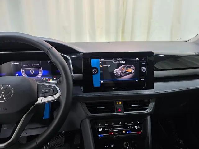2026 Volkswagen Taos SE Black
