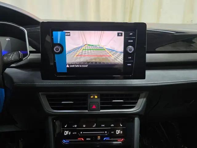 2026 Volkswagen Taos SE Black