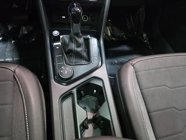 2026 Volkswagen Taos SE Black