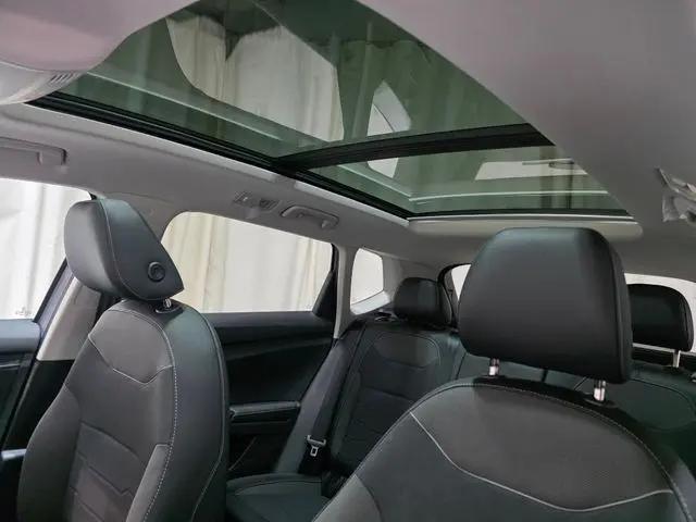 2026 Volkswagen Taos SE Black