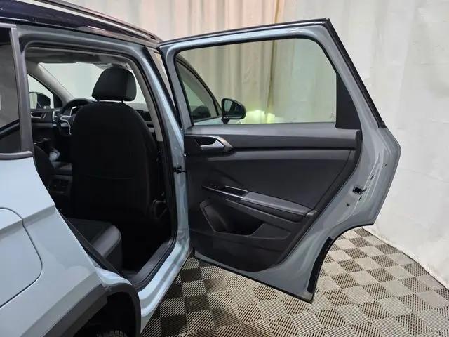 2026 Volkswagen Taos SE Black