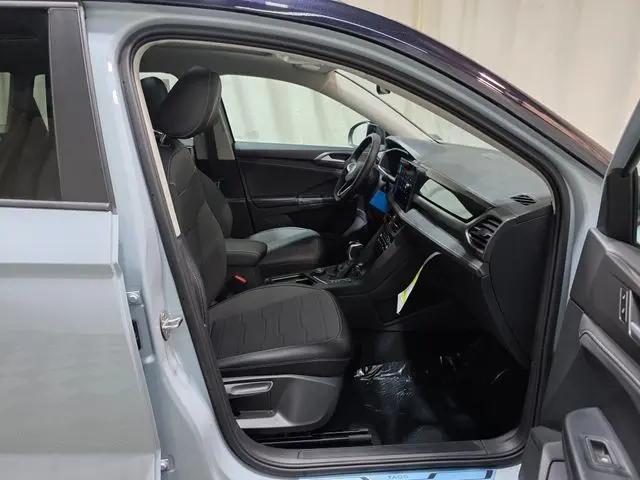 2026 Volkswagen Taos SE Black