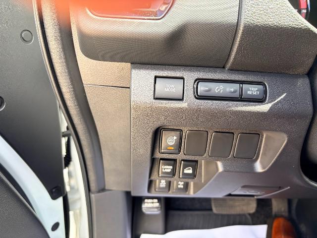 2024 Nissan Frontier Crew Cab PRO-4X 4x4