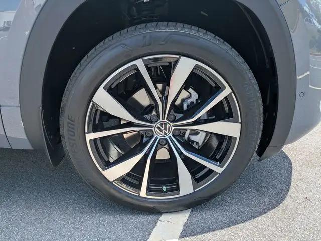 2026 Volkswagen Atlas Cross Sport SEL Premium R-Line