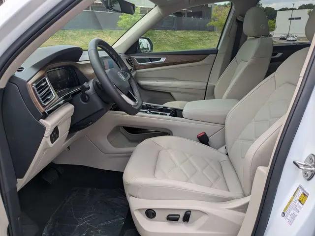 2026 Volkswagen Atlas SE with Technology