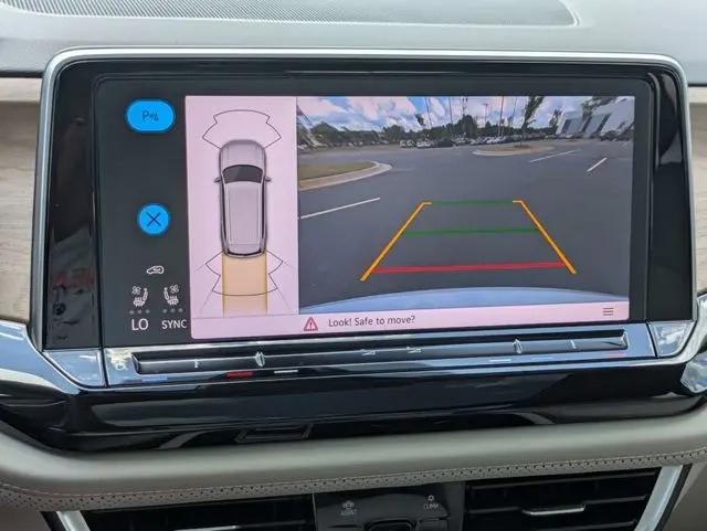 2026 Volkswagen Atlas SE with Technology