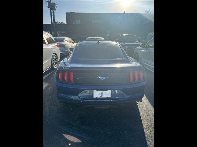 2022 Ford Mustang EcoBoost Fastback