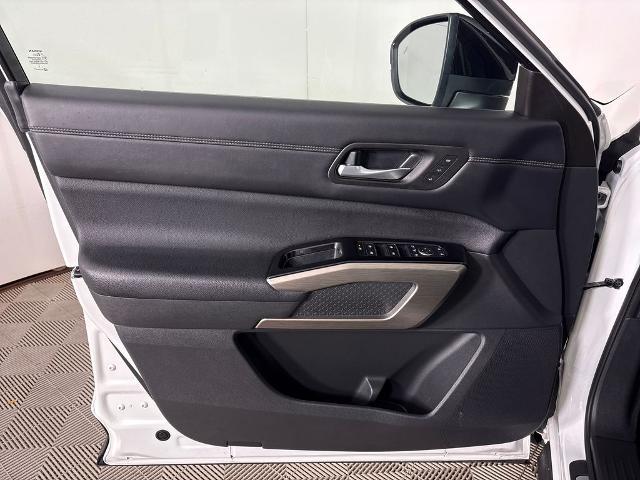 2024 Nissan Pathfinder Platinum FWD