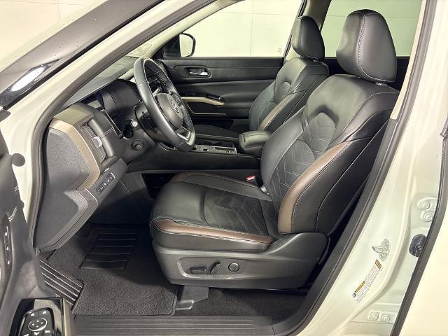 2024 Nissan Pathfinder Platinum FWD