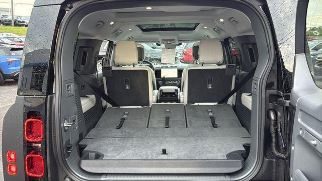 2025 Land Rover Defender 130 P400 X-Dynamic SE