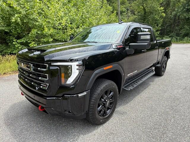 2025 GMC Sierra 2500HD 4WD Crew Cab Standard Bed AT4