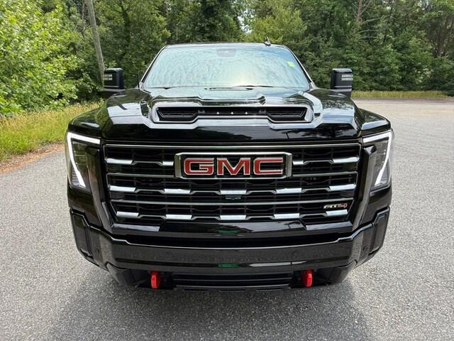 2025 GMC Sierra 2500HD 4WD Crew Cab Standard Bed AT4