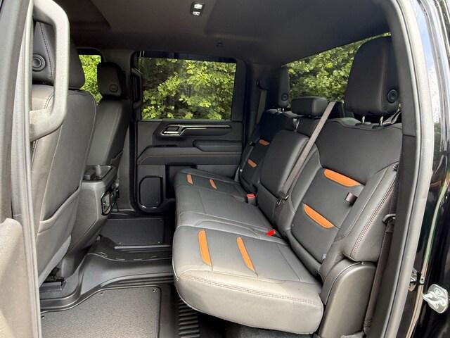 2025 GMC Sierra 2500HD 4WD Crew Cab Standard Bed AT4