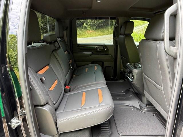 2025 GMC Sierra 2500HD 4WD Crew Cab Standard Bed AT4